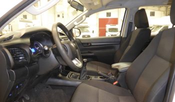 
									Toyota Hilux 2.4 D4D Cabina Doble GX caja cerrada lleno								