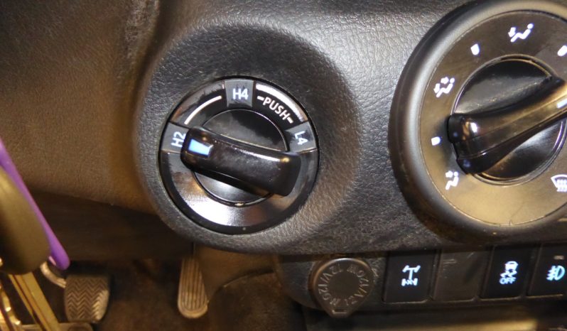 Toyota Hilux 2.4 D4D Cabina Doble GX caja cerrada