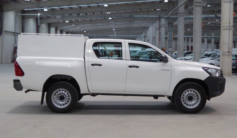 
								Toyota Hilux 2.4 D4D Cabina Doble GX caja cerrada lleno									