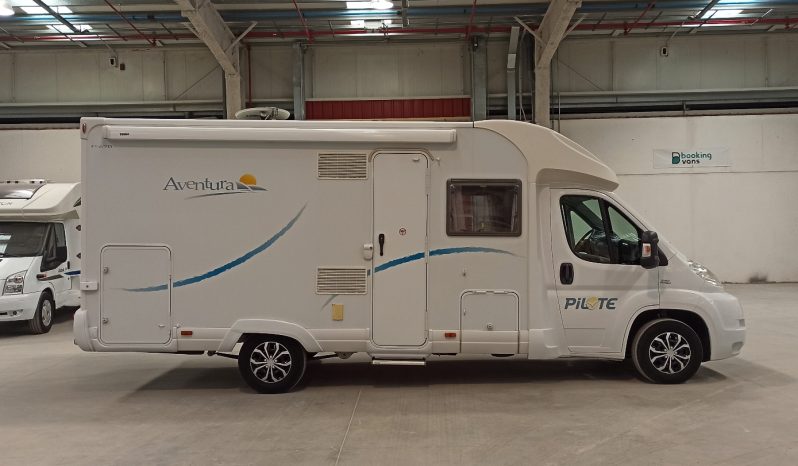 
								PILOTE AVENTURA P690L – CAMA TRANSVERSAL, MALETERO GRANDE lleno									