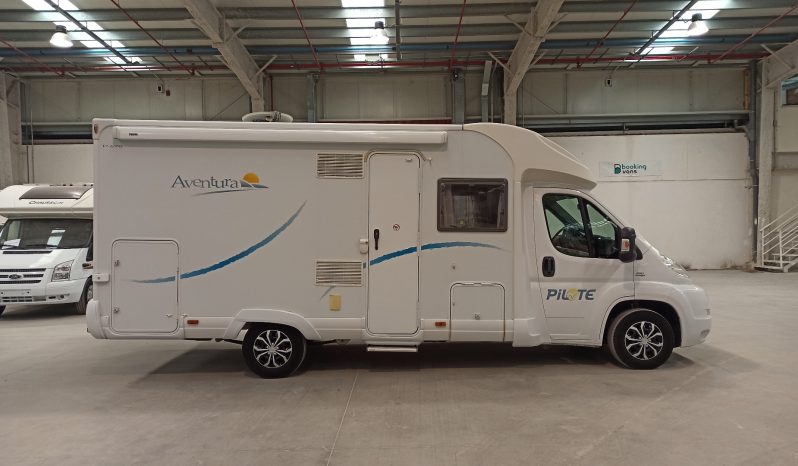 
								PILOTE AVENTURA P690L – CAMA TRANSVERSAL, MALETERO GRANDE lleno									