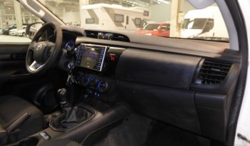 
									Toyota Hilux 2.4 D4D Cabina Doble GX caja cerrada lleno								