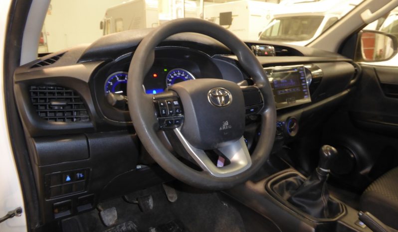 
								Toyota Hilux 2.4 D4D Cabina Doble GX caja cerrada lleno									