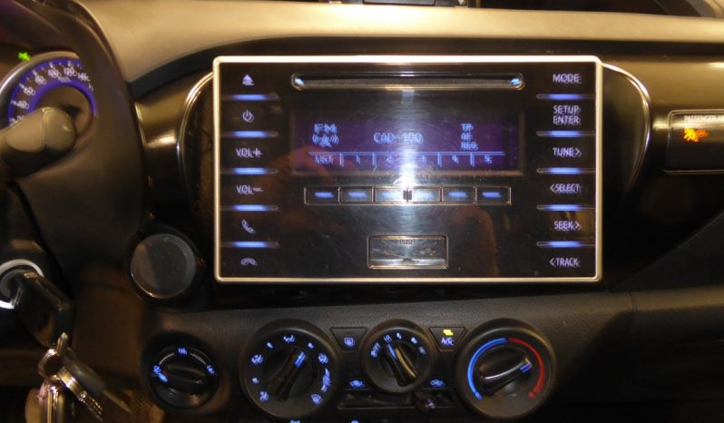 
								Toyota Hilux 2.4 D4D Cabina Doble GX caja cerrada lleno									