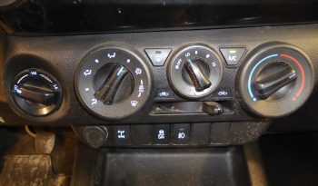 
									Toyota Hilux 2.4 D4D Cabina Doble GX caja cerrada lleno								
