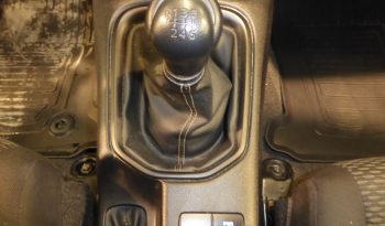 
									Toyota Hilux 2.4 D4D Cabina Doble GX caja cerrada lleno								