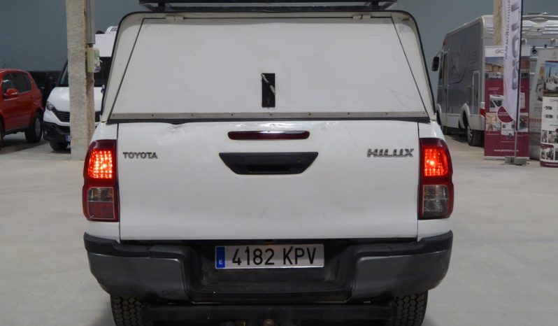 
								Toyota Hilux 2.4 D4D Cabina Doble GX caja cerrada lleno									