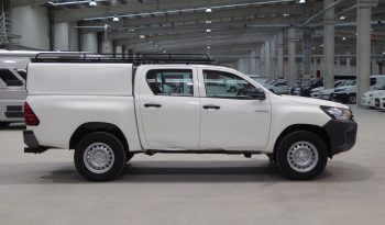 
									Toyota Hilux 2.4 D4D Cabina Doble GX caja cerrada lleno								