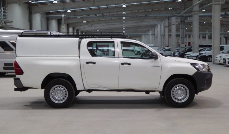 
								Toyota Hilux 2.4 D4D Cabina Doble GX caja cerrada lleno									