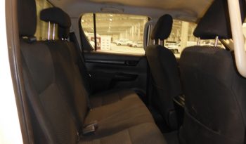 
									Toyota Hilux 2.4 D4D Cabina Doble GX caja cerrada lleno								
