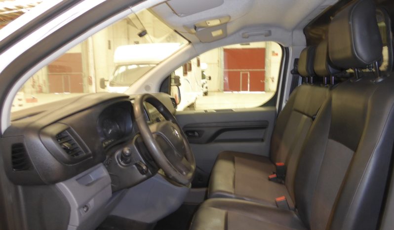 
								OPEL VIVARO  D. 120CV M Std Express lleno									