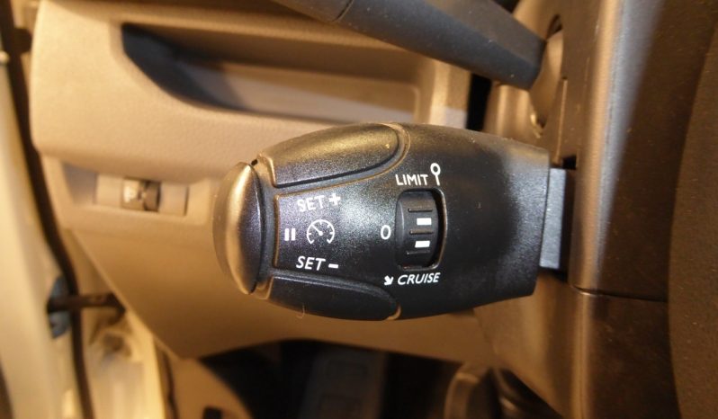 
								OPEL VIVARO  D. 120CV M Std Express lleno									