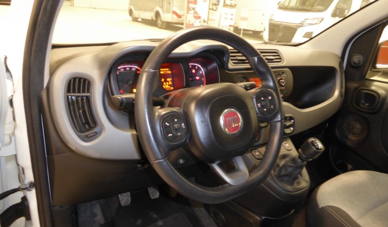
								Fiat Panda 1.2 Lounge 70cv gasolina lleno									