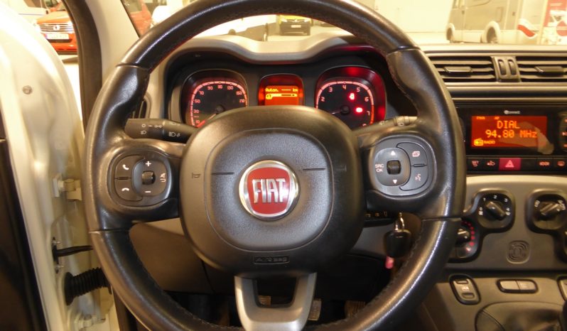
								Fiat Panda 1.2 Lounge 70cv gasolina lleno									