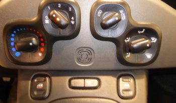 
									Fiat Panda 1.2 Lounge 70cv gasolina lleno								