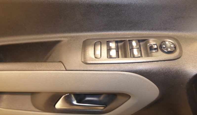 
								Peugeot Rifter Active Long BlueHDi 100CV lleno									