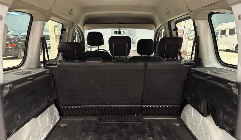 
								RENAULT Kangoo Combi Profesional dCi 75 CV lleno									