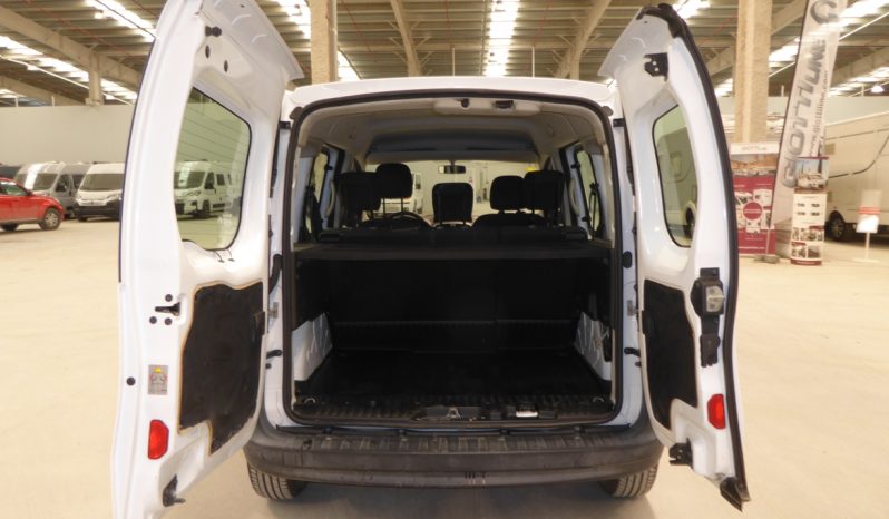 
								RENAULT Kangoo Combi Profesional dCi 75 CV lleno									
