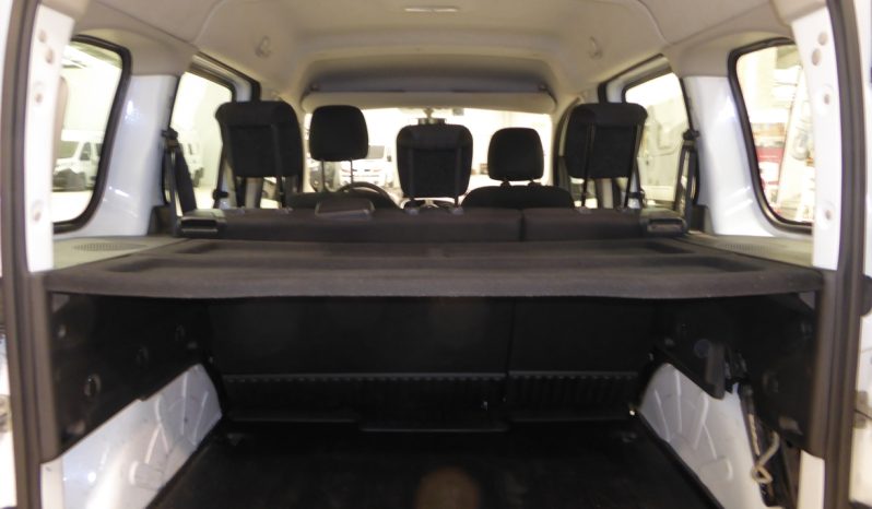 
								RENAULT Kangoo Combi Profesional dCi 75 CV lleno									