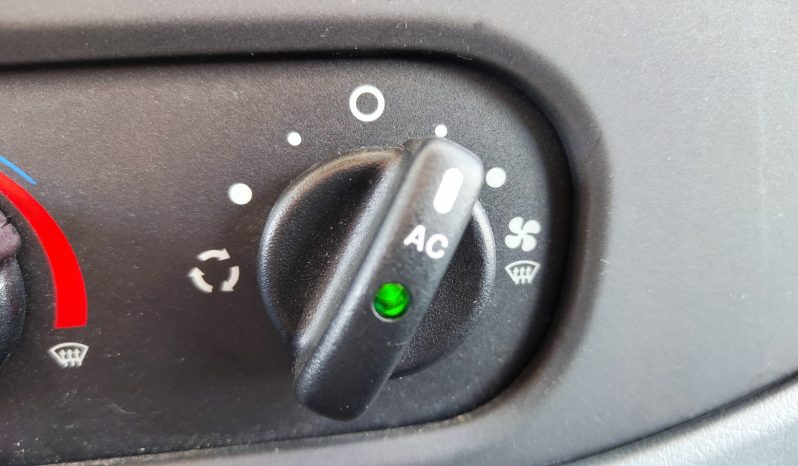 
								CHALLENGER GENESIS 30 COMPACTA 6 MTS ALTA GAMA POCOS KMS lleno									