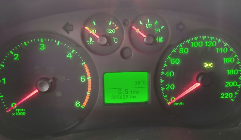 
								CHALLENGER GENESIS 30 COMPACTA 6 MTS ALTA GAMA POCOS KMS lleno									