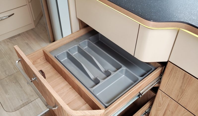 
								BAVARIA I74 INTEGRAL GAMA ALTA CAMA ISLA PERFECTO ESTADO lleno									