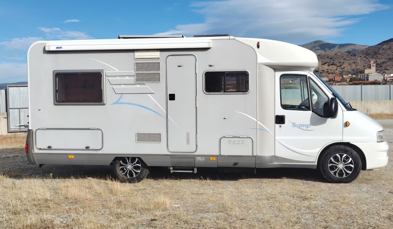 HYMER TRAMP 664 PERFILADA CAMA FRANCESA, GAMA ALTA. lleno