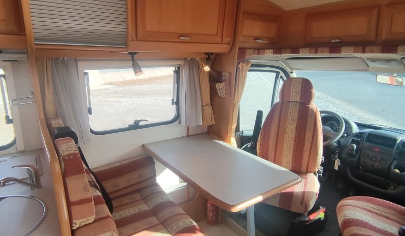 HYMER TRAMP 664 PERFILADA CAMA FRANCESA, GAMA ALTA. lleno