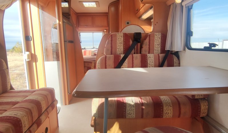 HYMER TRAMP 664 PERFILADA CAMA FRANCESA, GAMA ALTA. lleno