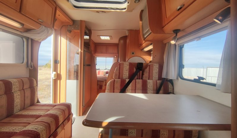 HYMER TRAMP 664 PERFILADA CAMA FRANCESA, GAMA ALTA. lleno