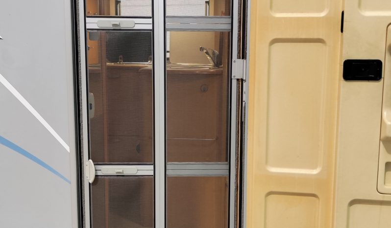 HYMER TRAMP 664 PERFILADA CAMA FRANCESA, GAMA ALTA. lleno