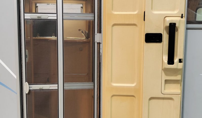 HYMER TRAMP 664 PERFILADA CAMA FRANCESA, GAMA ALTA. lleno