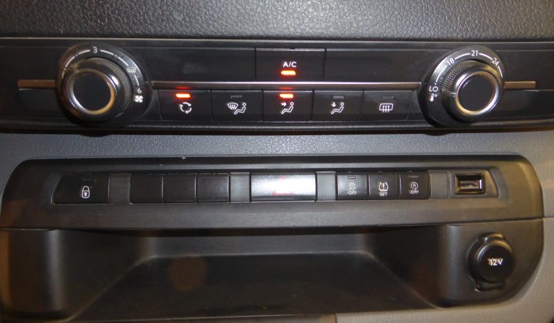 
								Citroen Jumpy Combi BlueHDi 120 SS Standard 6 plazas lleno									