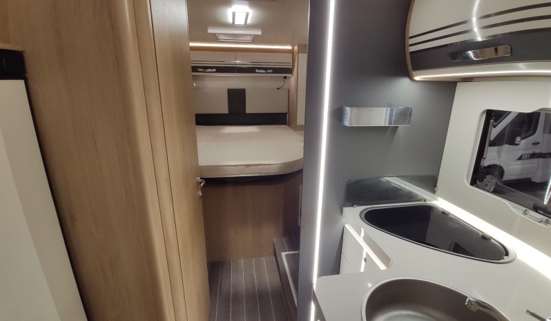 C.I. HORON 65xt, 5 pl. cama isla 2023 lleno