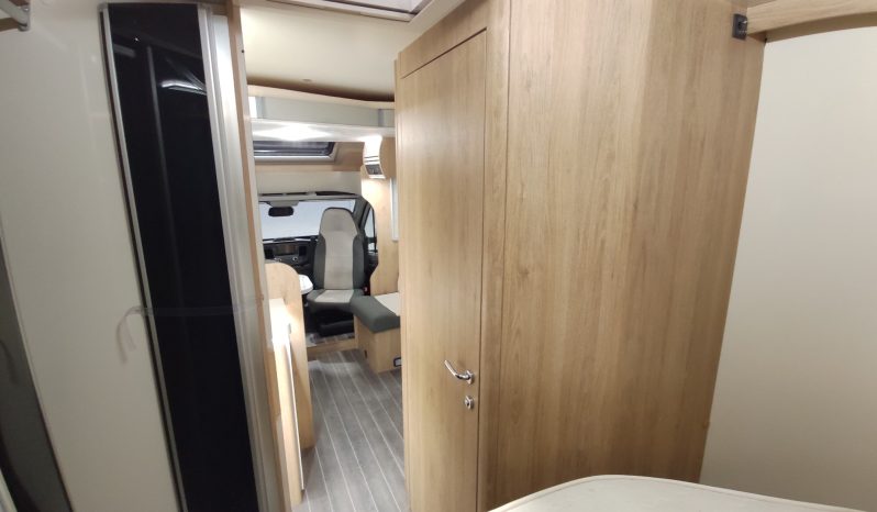C.I. HORON 65xt, 5 pl. cama isla 2023 lleno