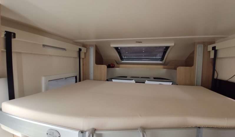 C.I. HORON 65xt, 5 pl. cama isla 2023 lleno