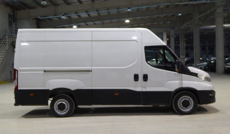 
								IVECO DAILY 2.3 TD 35S 16 3520LH2 12 M3 lleno									
