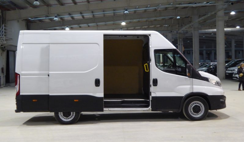 
								IVECO DAILY 2.3 TD 35S 16 3520LH2 12 M3 lleno									