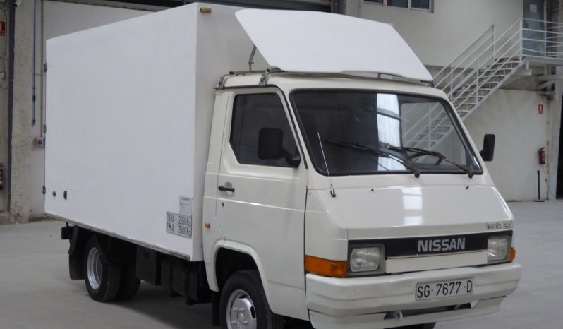
								NISSAN Trade 2.8d 75 CV. caja cerrada. lleno									