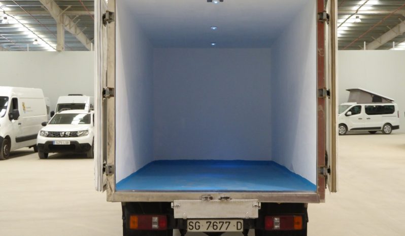 
								NISSAN Trade 2.8d 75 CV. caja cerrada. lleno									