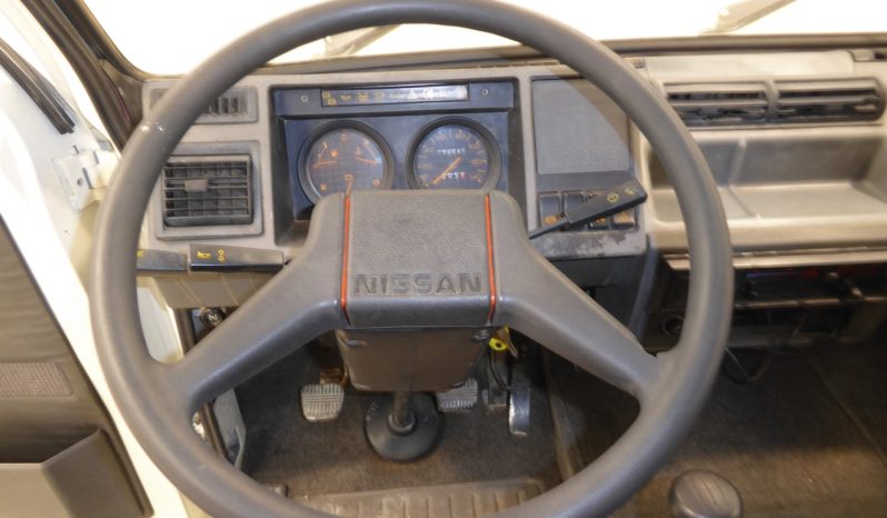 
								NISSAN Trade 2.8d 75 CV. caja cerrada. lleno									