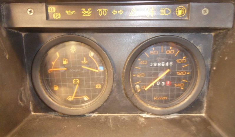 
								NISSAN Trade 2.8d 75 CV. caja cerrada. lleno									