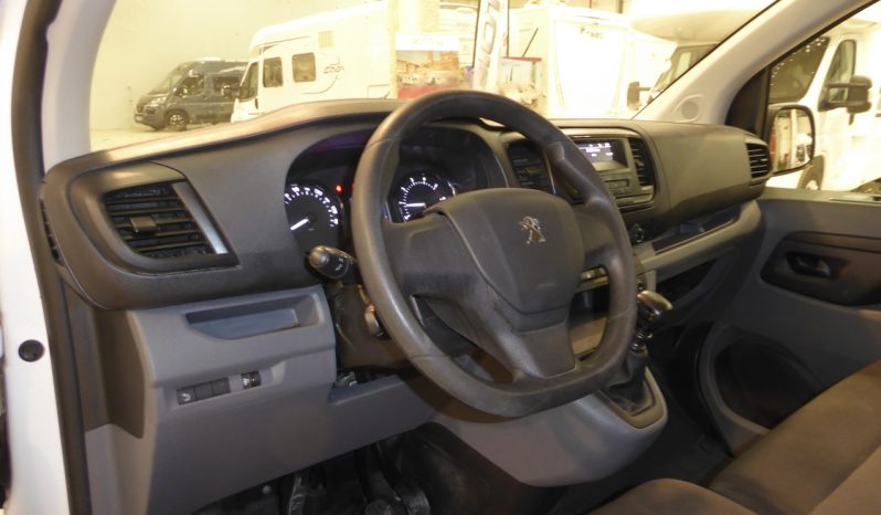 
								Peugeot Expert Combi BlueHDi 120 SS Standard 6 plazas lleno									