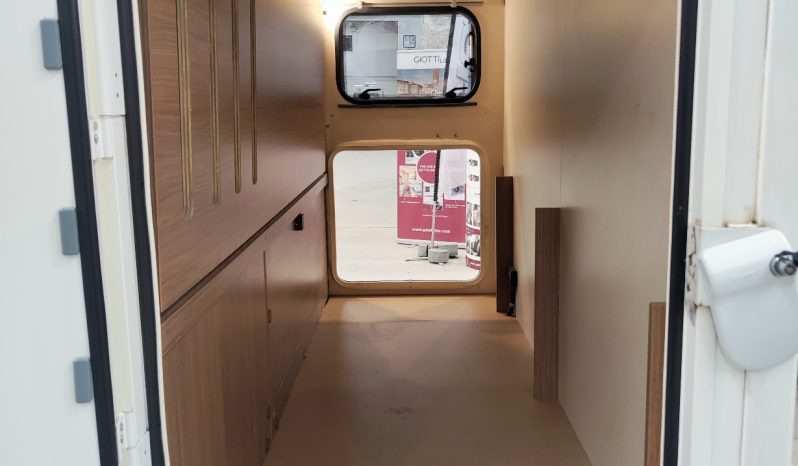 
								ITINEO SB700 INTEGRAL 6 PLAZAS LITERAS, POCOS KMS. lleno									