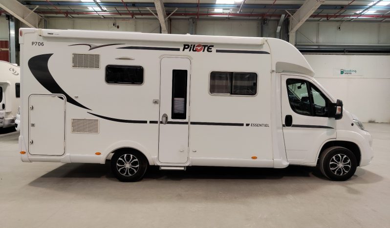 
								PILOTE PACIFIC P706 ESSENTIEL PERFILADA 6 P. LITERAS. lleno									