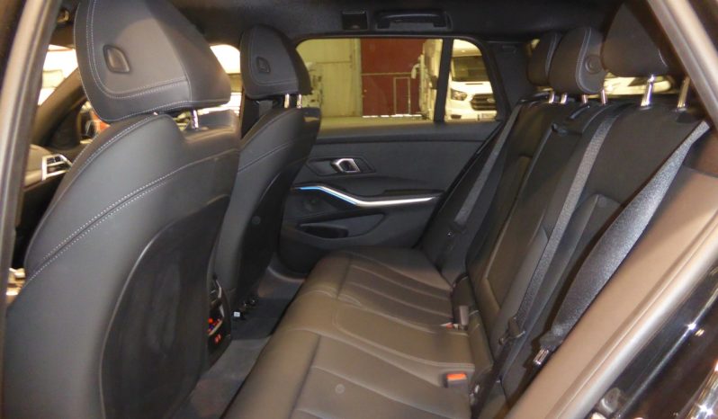 
								BMW serie 3 320d  pack M. touring lleno									