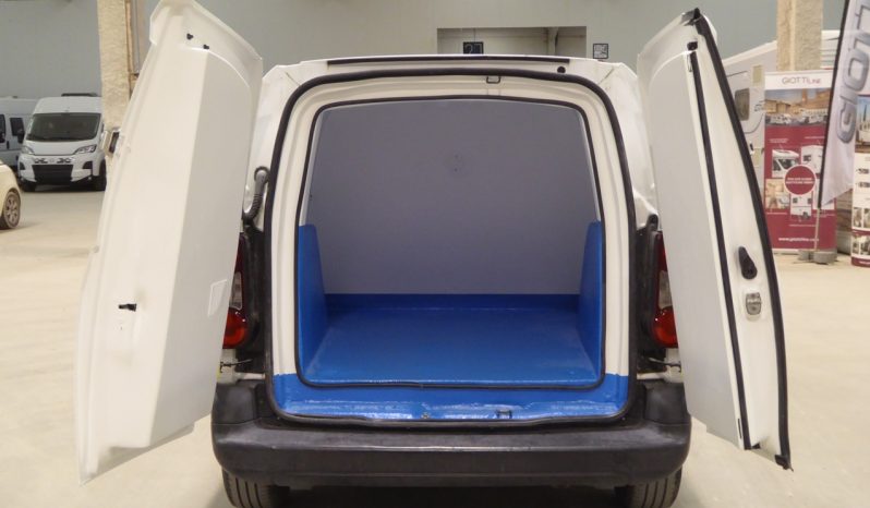 
								PEUGEOT Partner L1 1.6 HDi 75 CV isotermo IR nuevo lleno									