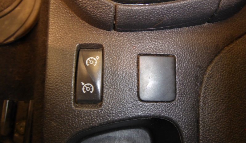 
								Renault Clio Business SCe  70CV lleno									