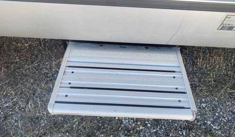 
								CAMPER HYMER ERIBA VAN PERFILADA COMPACTA 6 MTS CAMA TRANSVERSAL + MALETERO lleno									