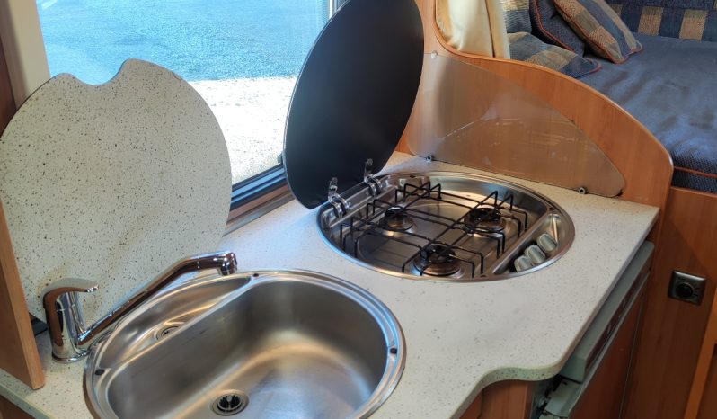 
								CAMPER HYMER ERIBA VAN PERFILADA COMPACTA 6 MTS CAMA TRANSVERSAL + MALETERO lleno									